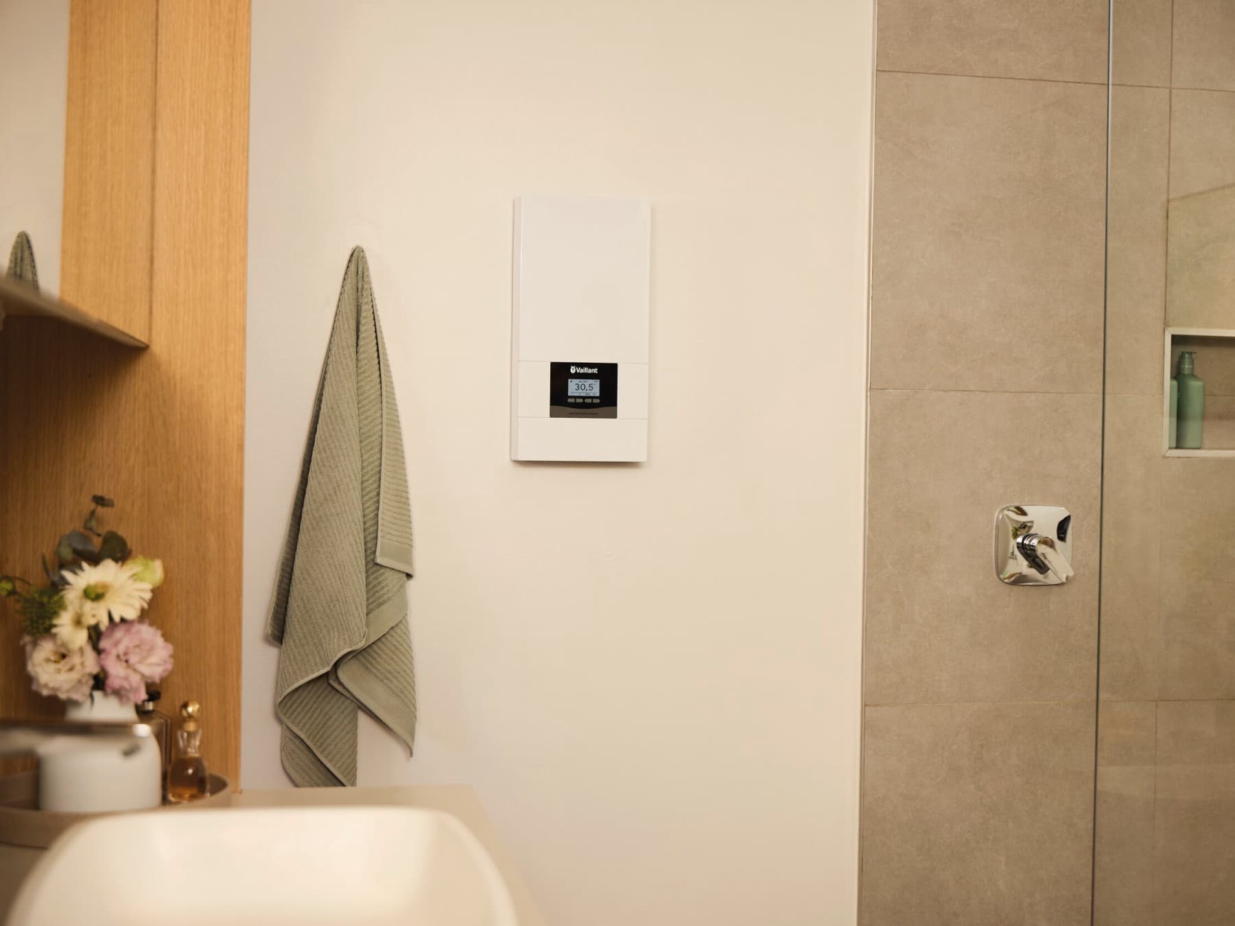 Vaillant protočni bojler electronicVED u kupaonici