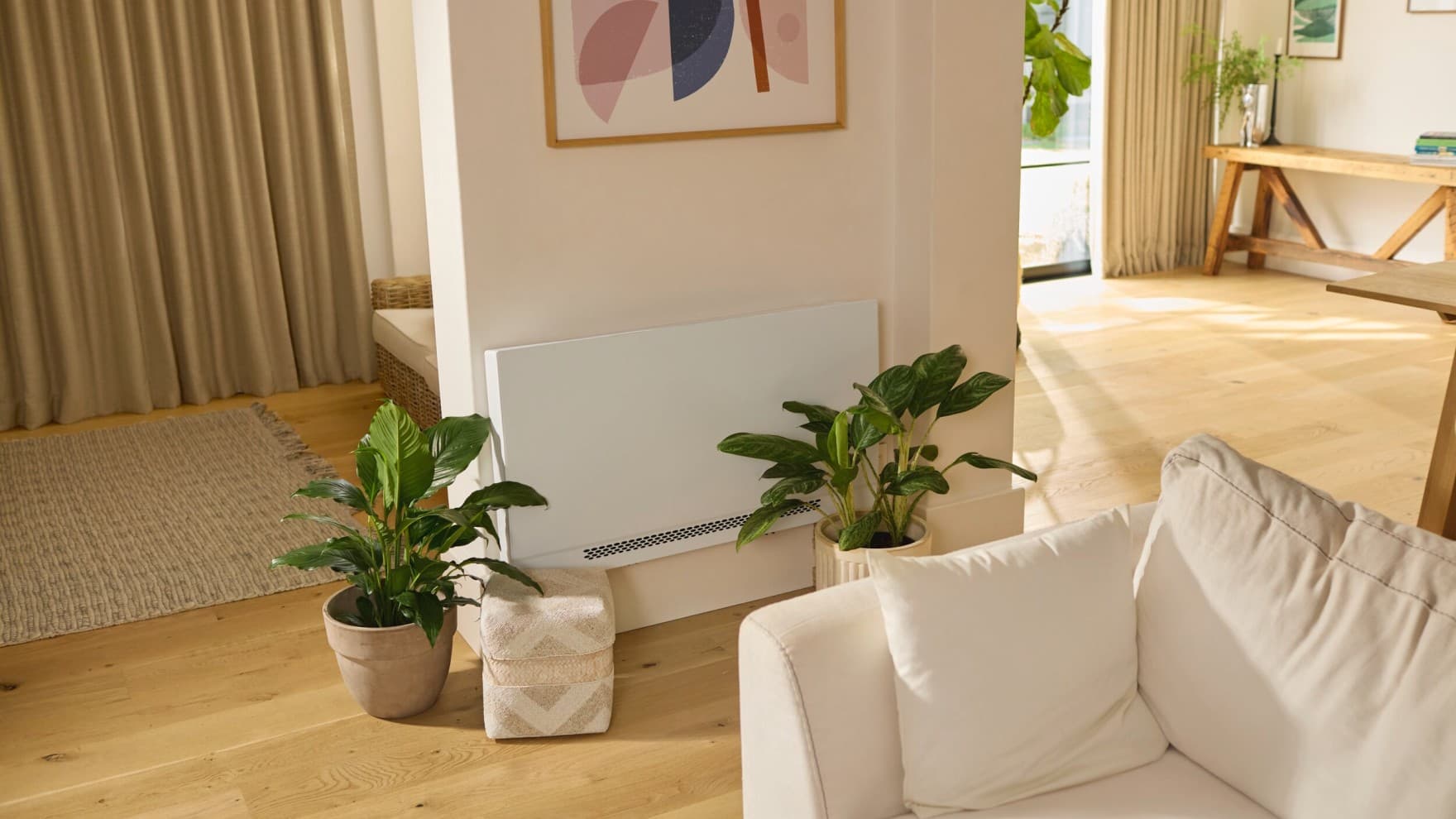Konzolni ventilatorski konvektor aroVAIR plus montiran na zid