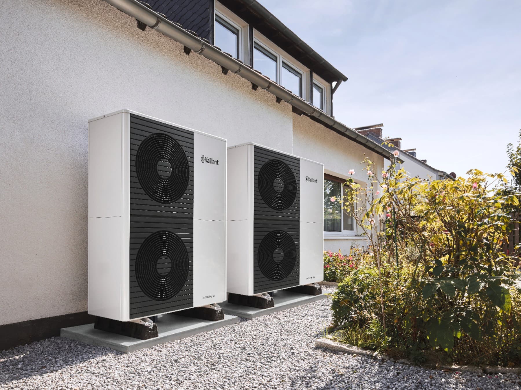 Vaillantove toplinske pumpe ispred moderne zgrade