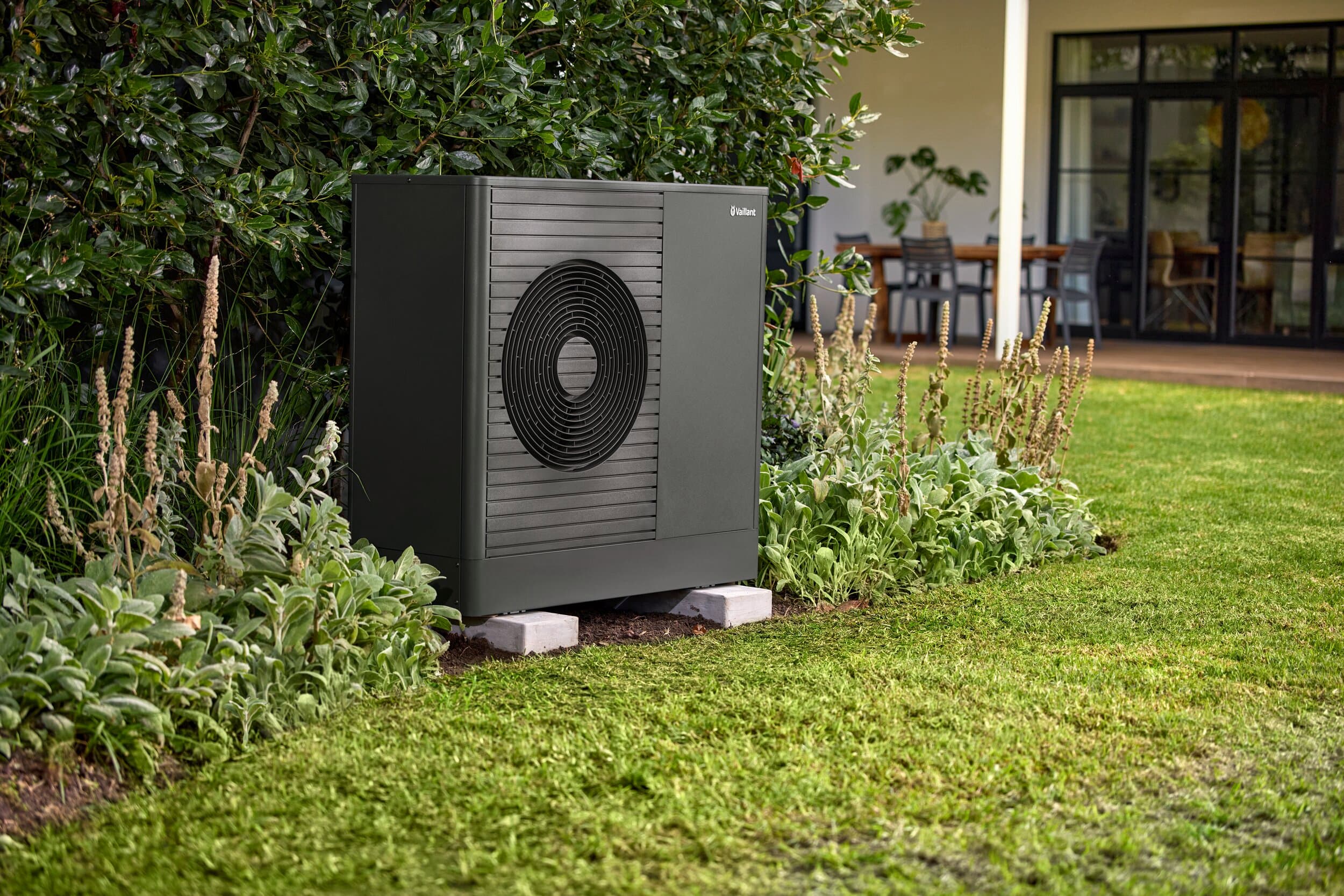 aroTHERM plus u vrtu