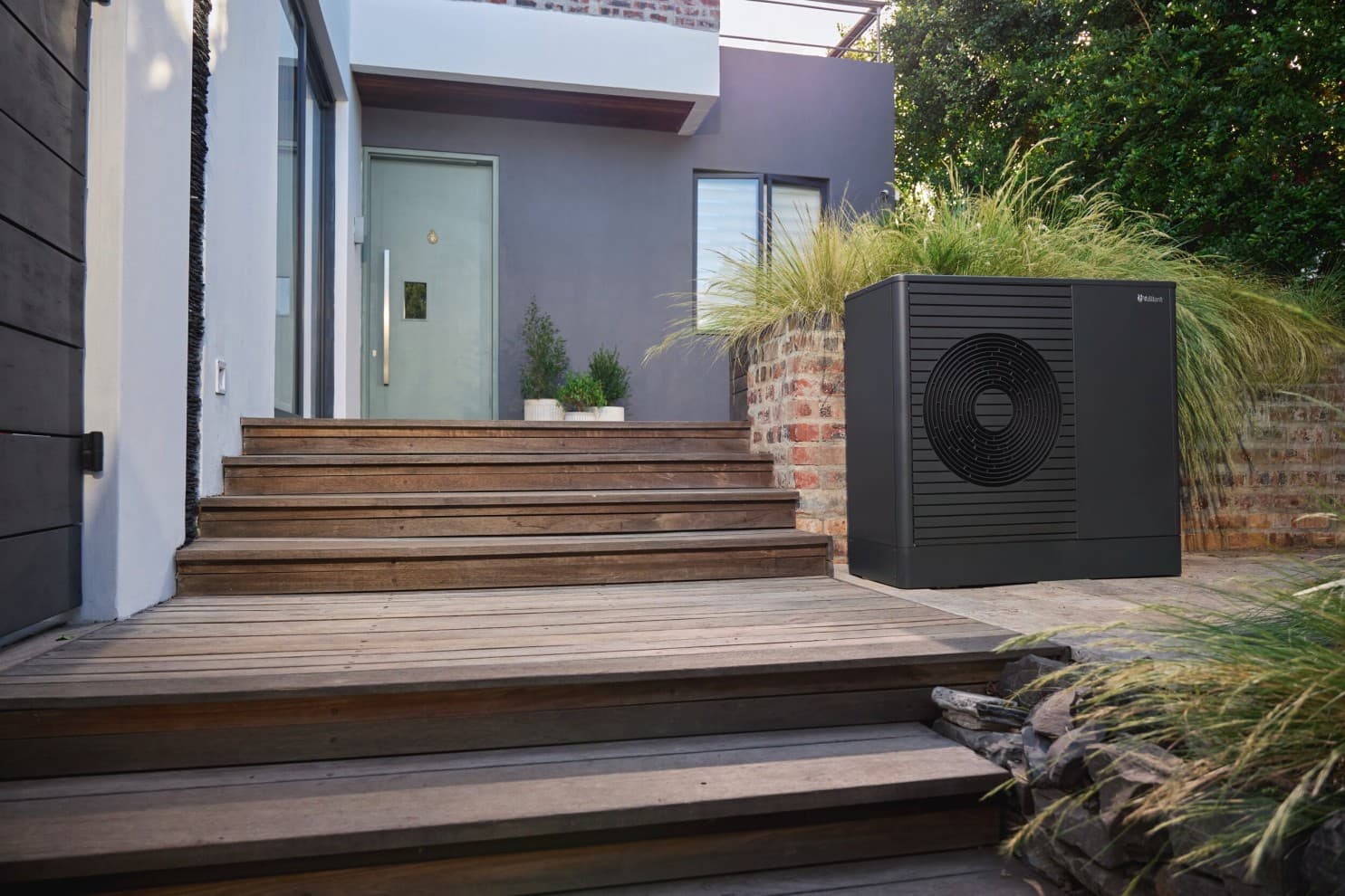 aroTHERM plus toplotna pumpa vazduh-voda ispred nove zgrade
